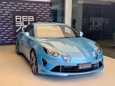 Alpine A110 Color Edition 2022 — Sportive française légendaire, édition limitée numéro 20 — Heckansicht