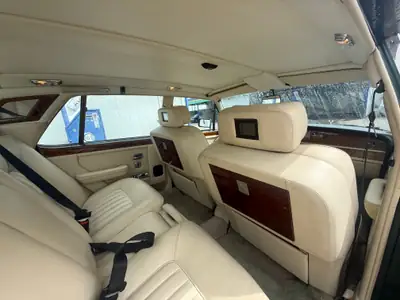 Rolls-Royce Silver Spirit 1988 — Berline de prestige, seulement 35 000 km — Innenraum