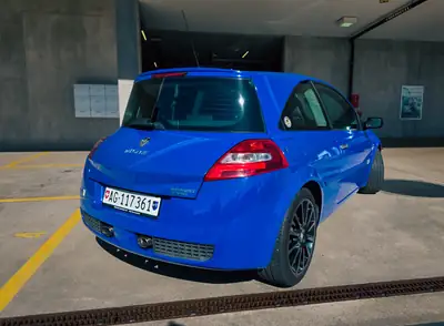 Renault Megane 2.0 16V Turbo F1 Team — Sportive 224 ch, histoire authentique — intérieur