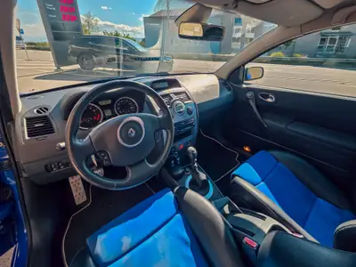 Renault Megane 2.0 16V Turbo F1 Team — Sportive 224 ch, histoire authentique — détail