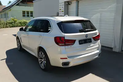 BMW X5 30d xDrive — SUV premium diesel, 162 000 km, sans sinistre — fianco