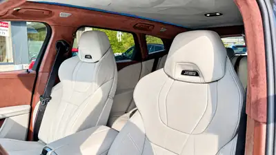 BMW XM Label Plug-in Hybrid — SUV haute performance, 748 ch et très faible kilométrage — Miniature 7