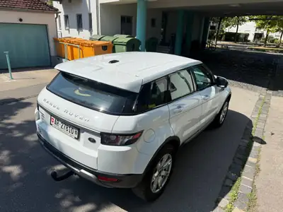 Range Rover Evoque 2.2 TD4 Pure — SUV premium diesel, cuir, navigation et caméra — vista posteriore