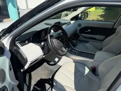 Range Rover Evoque 2.2 TD4 Pure — SUV premium diesel, cuir, navigation et caméra — dettaglio