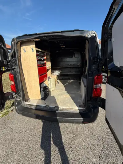 Opel Vivaro 1.5 CDTI 102 — Utilitaire compact fiable, entretien réduit — arrière
