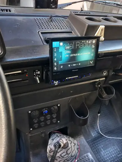 VW T2 1984 — Le légendaire utilitaire diesel, faible kilométrage et histoire certifiée — Miniature 7