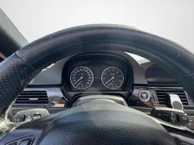 BMW 320i Cabriolet — Découvrable élégant, moteur performant et sans sinistre — Miniatur 11