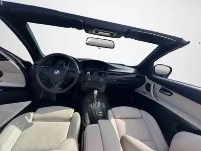 BMW 320i Cabriolet — Découvrable élégant, moteur performant et sans sinistre — Miniatur 13
