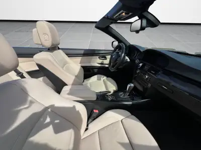 BMW 320i Cabriolet — Découvrable élégant, moteur performant et sans sinistre — Miniatur 14