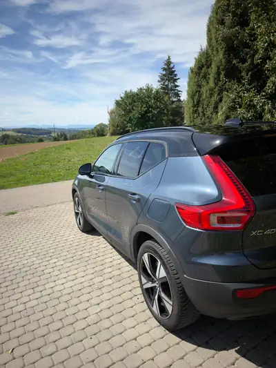Volvo XC40 P8 Twin Ultimate AWD — SUV électrique premium, 78'000 km seulement — vista posteriore