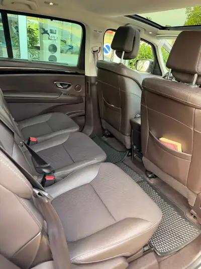 Renault Espace 1.6 dCi Intens — Monospace familial efficient, 145'900 km — cruscotto