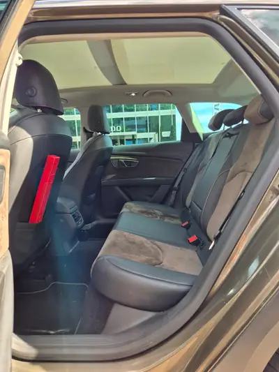 SEAT Leon 1.8 TSI 4Drive — Monospace agile, transmission DSG, faible kilométrage — Miniature 9