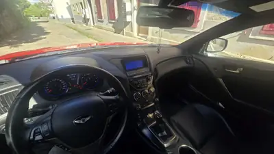 Hyundai Genesis 2.0 T Coupé — Sportivité turbo, design signature, sans sinistre — arrière