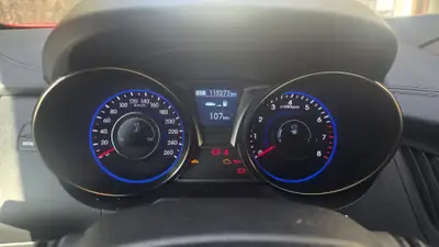 Hyundai Genesis 2.0 T Coupé — Sportivité turbo, design signature, sans sinistre — intérieur