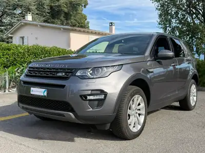 Land Rover Discovery Sport 2.0 TD4 HSE — SUV 7 places, diesel robuste, entretien suivi — Seitenansicht