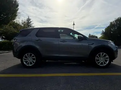 Land Rover Discovery Sport 2.0 TD4 HSE — SUV 7 places, diesel robuste, entretien suivi — Miniatur 7