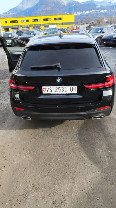 BMW 520d xDrive Touring — Hybride 48V, Pack M Sport, état irréprochable — interni