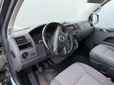 VW T5 2.5 TDI 131 — Utilitaire polyvalent, sans sinistre, équipé Navi — vista posteriore