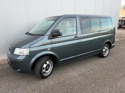 VW T5 2.5 TDI 131 — Utilitaire polyvalent, sans sinistre, équipé Navi — vista esterna