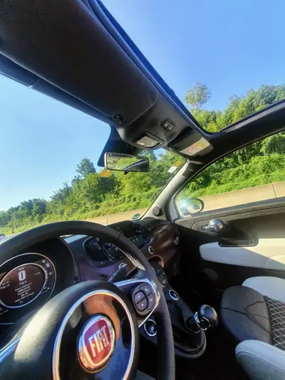 Fiat 500C Cabrio 1.2 Star — Décapotable pétillante, toiture rouge emblématique — dettaglio