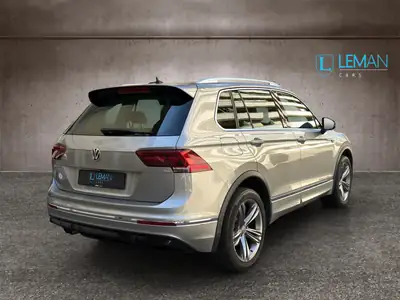 VW Tiguan 2.0 TSI Highline 4Motion — SUV polyvalent, toit panoramique et équipements premium — dettaglio