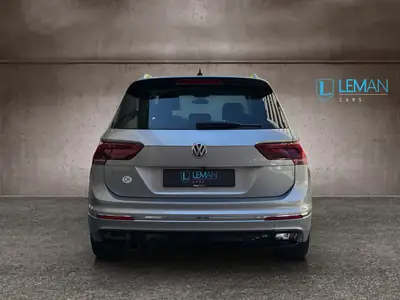 VW Tiguan 2.0 TSI Highline 4Motion — SUV polyvalent, toit panoramique et équipements premium — Miniatura 7