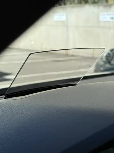 VW Tiguan 2.0 TSI Highline 4Motion — SUV polyvalent, toit panoramique et équipements premium — Miniatura 9