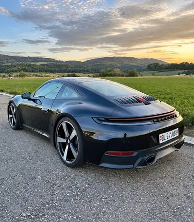 Porsche 911 Carrera 3.0 PDK 2024 — 394 ch, faible kilométrage, équipement sport premium — détail