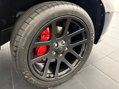 Dodge Ram 1500 SRT-10 — Monstre américain 507 ch, exemplaire rare en configuration 4 portes — Miniatur 9