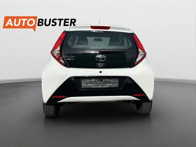 Toyota Aygo 1.0 VVT-i X-shift Trend — Citadine maligne, peu kilométrée et garantie 10 ans — intérieur