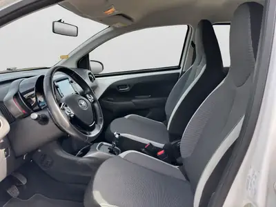 Toyota Aygo 1.0 VVT-i X-shift Trend — Citadine maligne, peu kilométrée et garantie 10 ans — Miniature 9