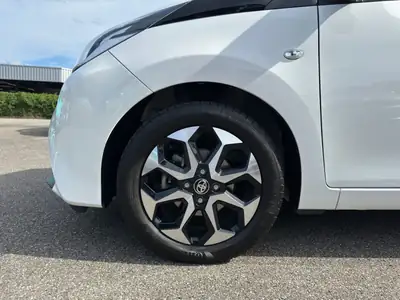 Toyota Aygo 1.0 VVT-i X-shift Trend — Citadine maligne, peu kilométrée et garantie 10 ans — Miniature 16
