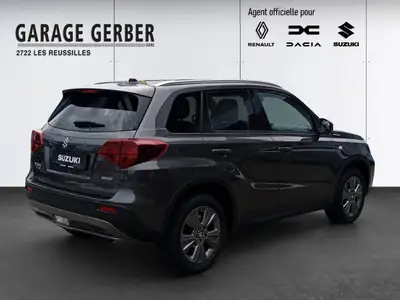 Suzuki Vitara 1.4 T Compact+ Hybrid 4x4 — SUV compact hybride essence avec transmission automatique — Armaturenbrett