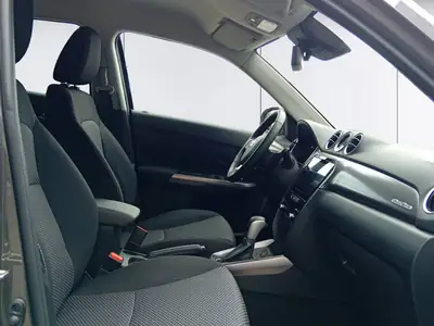 Suzuki Vitara 1.4 T Compact+ Hybrid 4x4 — SUV compact hybride essence avec transmission automatique — Miniatur 15
