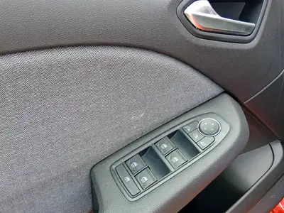 Renault Clio 1.0 TCe Techno CVT — Citadine agile, faible consommation et équipements premium — Miniatura 11
