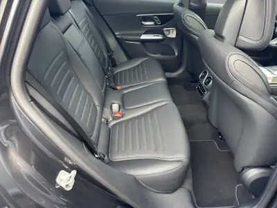 Mercedes-Benz GLC 400 e AMG Line — SUV hybride rechargeable, performant et écologique — Miniatura 18