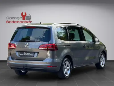 VW Sharan 2.0 TDI 184 PS — Monospace 7 places, toit panoramique, facelift 2015 — détail