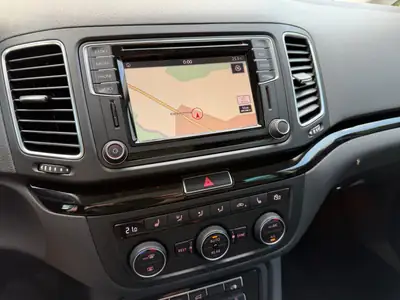 VW Sharan 2.0 TDI 184 PS — Monospace 7 places, toit panoramique, facelift 2015 — Miniature 24