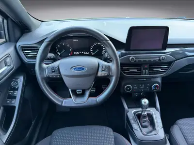 Ford Focus 2.0 TDCi ST Line — Diesel performant, entretien complet, équipements premium — Miniatura 8