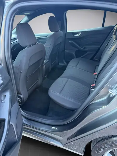 Ford Focus 2.0 TDCi ST Line — Diesel performant, entretien complet, équipements premium — Miniatura 11