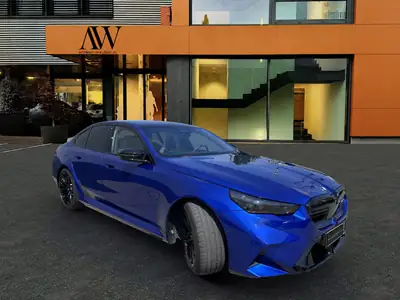 BMW M5 xDrive 2026 — Berline haute performance hybride rechargeable, seulement 6500 km — Miniatura 8