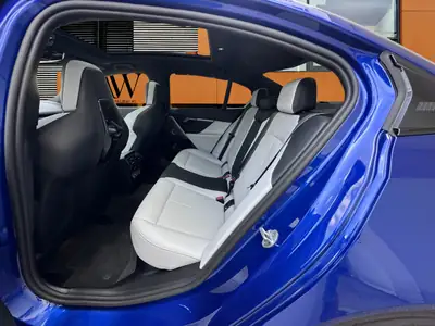 BMW M5 xDrive 2026 — Berline haute performance hybride rechargeable, seulement 6500 km — Miniatura 13