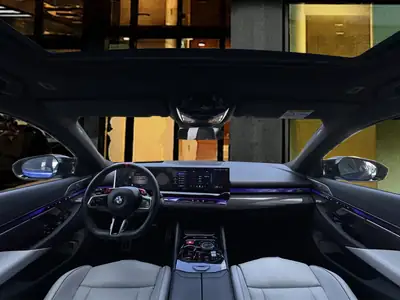BMW M5 xDrive 2026 — Berline haute performance hybride rechargeable, seulement 6500 km — Miniatura 17