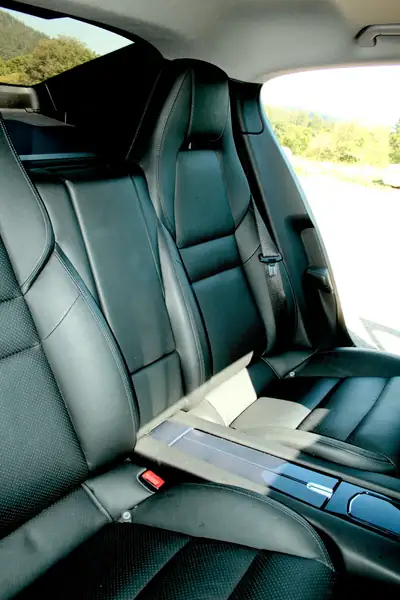 Porsche Panamera 4.8 V8 4S PDK — Gran turismo sportif, 400 ch et transmission intégrale — Miniatur 9
