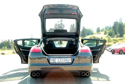 Porsche Panamera 4.8 V8 4S PDK — Gran turismo sportif, 400 ch et transmission intégrale — Miniatur 10