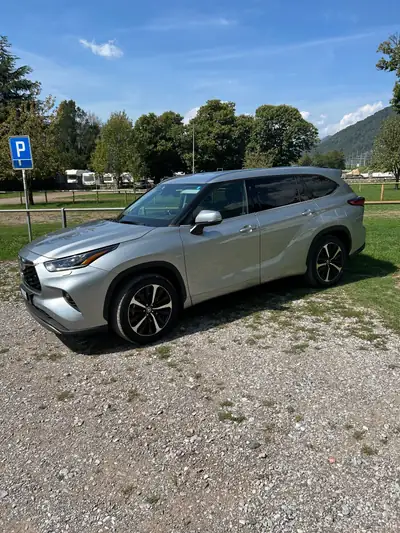 Toyota Highlander 2.5 HSD Premium 2022 — SUV 7 places hybride, 61'000 km seulement — vista posteriore