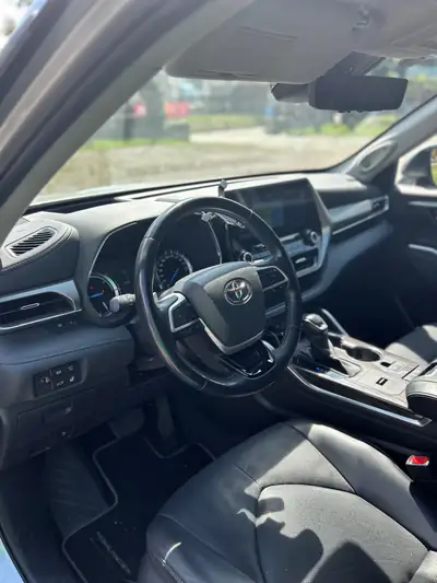 Toyota Highlander 2.5 HSD Premium 2022 — SUV 7 places hybride, 61'000 km seulement — cruscotto