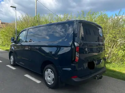 Ford Transit Custom 2.0 EcoBlue 110 — Utilitaire premium avec aménagements Würth — Seitenansicht