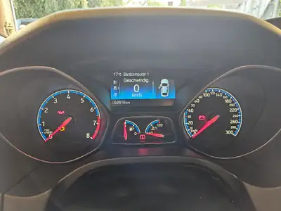 Ford Focus 2.3 EcoBoost RS+ Race Red Edition — Sportive 350 ch, kilométrage faible — dashboard