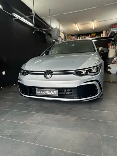 VW Golf 1.5 eTSI R-Line 75 Edition DSG — Hybride léger performant et économe — vue extérieure